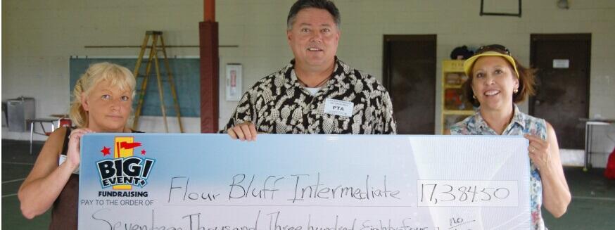 Flour Bluff Intermediate School fundraising team holding check